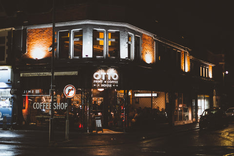Otto Music Night – Building Lights and Decorative Setup for a Vibrant Live Music Event at Otto House on 29.11.24